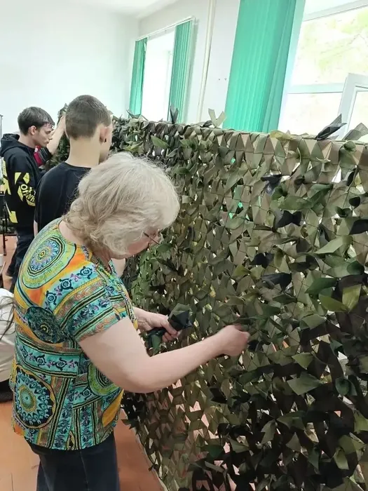306