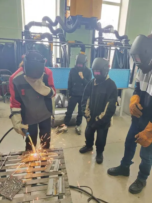 photo_2025-12-08_13-16-02